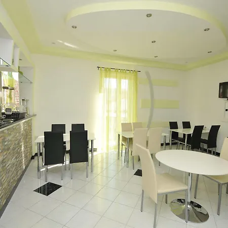 & Maslina 4* Трогір