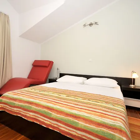 Apartments&rooms Maslina