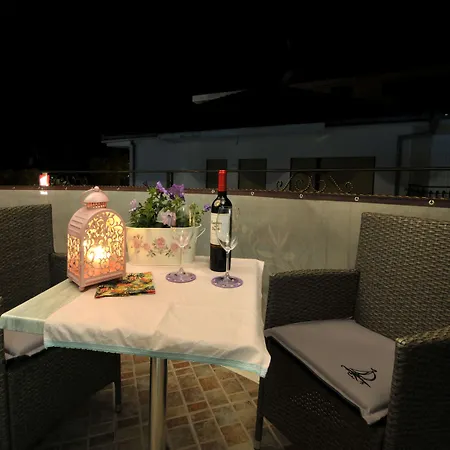 Apartments&rooms Maslina 4* Traù