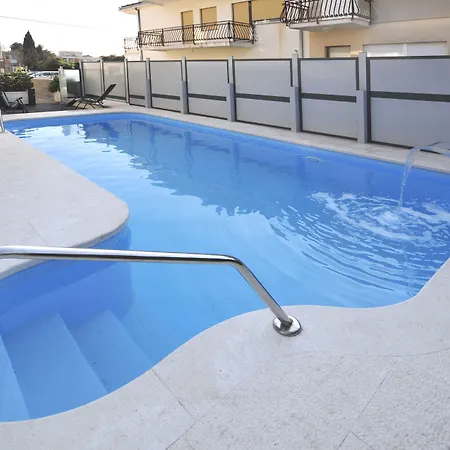 & Maslina 4* تروغير