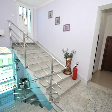 Apartments&rooms Maslina Affittacamere