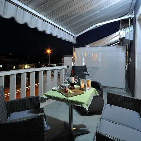 Apartments&rooms Maslina Affittacamere 4*