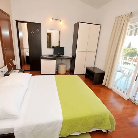 Apartments&rooms Maslina