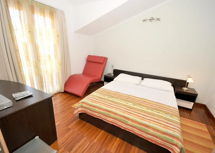 Gæstehus & Maslina 4*