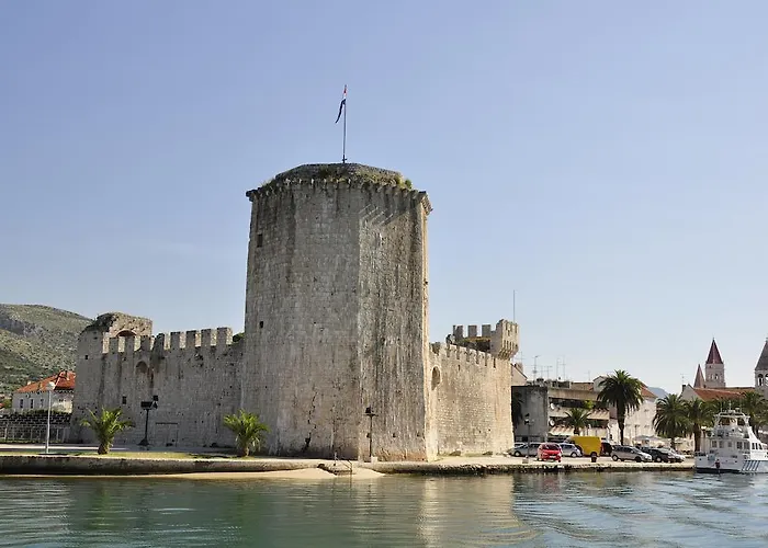 & Maslina Trogir